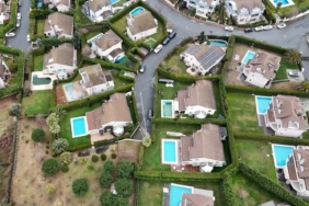 Özcan Deniz’in lüks villalarının bulunduğu site havadan görüntülendi