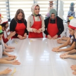 Kandil simitleri Sultangazili miniklerden