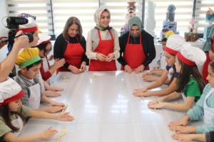 Kandil simitleri Sultangazili miniklerden