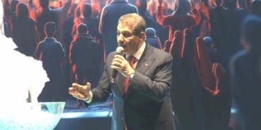 Esenler Belediye Başkanı Tevfik Göksu, Kadir Gecesi’nde "10 Bin Hatim, 100 Bin Dua" programında konuştu