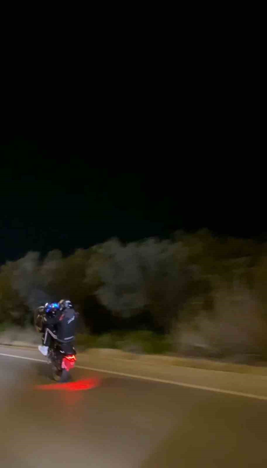 Tek teker üstünde tehlikeli yolculuk kamerada