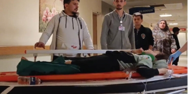 11 yaşındaki çocuğun ayağı zincire sıkıştı, motosiklet devrildi: 2 yaralı