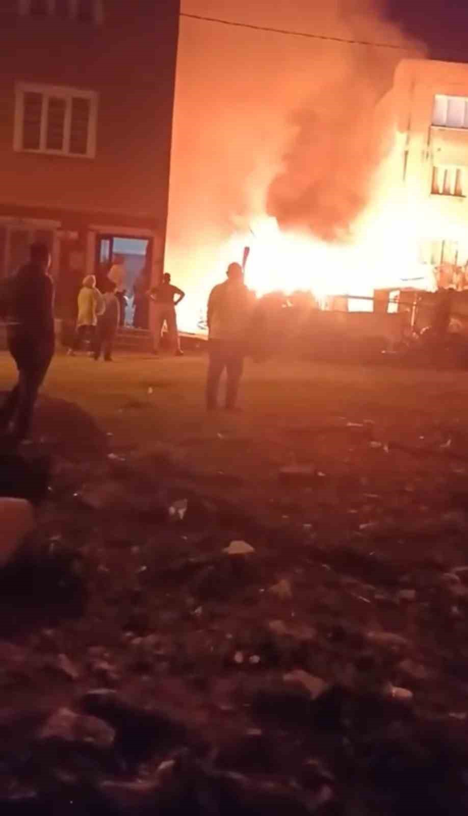 Bursa’da boş baraka alevlere teslim oldu