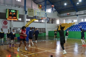 Namağlup kadın basketbolcular, 8 Mart Dünya Kadınlar Günü’nde şampiyonluk için sahada