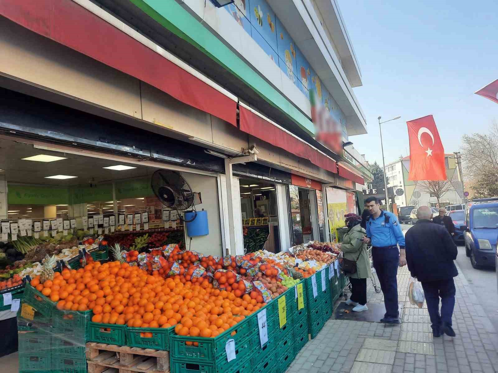 Kaldırım işgaline zabıta denetimi