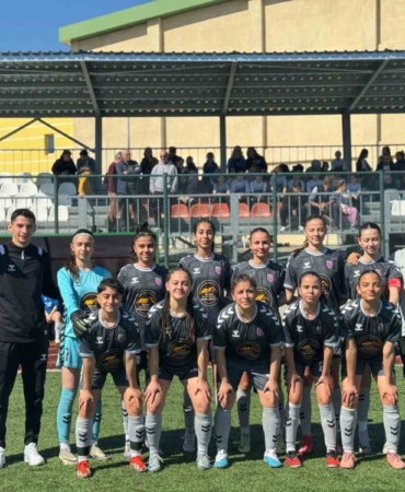 Bilecik Kolej Kız Spor Kulübü 16 golle kazandı