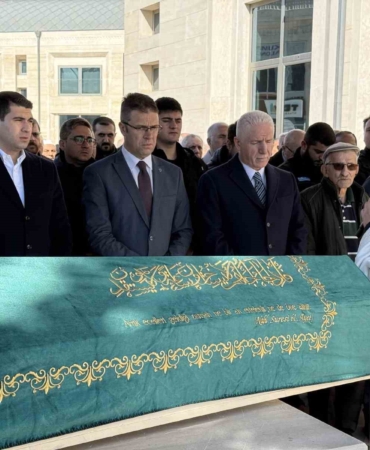 Avcılar’da katledilen anne ve 3 çocuğu son yolcuğuna uğurlandı