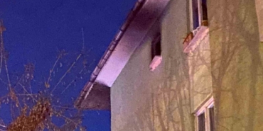Sahura kalkan aile fark etti: 5 katlı binada korkutan yangın