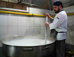 Ümraniye Belediyesi Ramazan ayında da ihtiyaç sahiplerini yalnız bırakmıyor