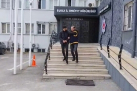 Firari hırsız kameraya yakalandı...Hangi kartı denese ret cevabı aldı