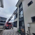 Evde mahsur kalan 3 yaşındaki çocuk itfaiye ekiplerince kurtarıldı