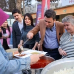 Karaköy’de vatandaşlarla bir araya geldi