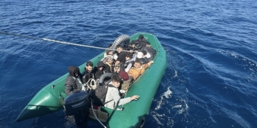 Çanakkale açıklarında 24 kaçak göçmen yakalandı