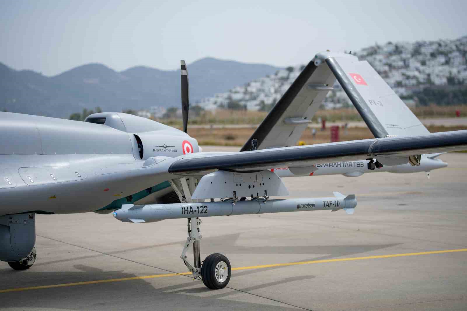 Bayraktar TB3 SİHA’DAN süpersonik füzeyle yine tam isabet