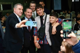 Gençlik ve Spor Bakanı Aşkın Bak: "Gençlerin emrindeyiz"