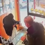 Beyoğlu’nda sevgilisinin alamadığı altın tacı böyle çaldı