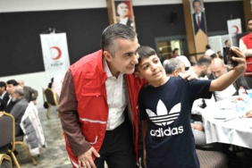 Esenyurt’ta yetimlere özel iftar düzenlendi