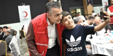 Esenyurt’ta yetimlere özel iftar düzenlendi