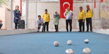 Huzurevi sakinleri bocce oyunu ile yeteneklerini sergiledi