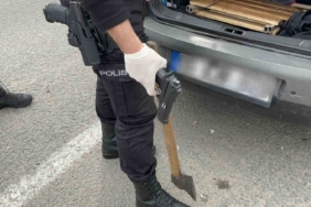 Trafikte silah teşhiri ihbarına polisten anında müdahale: Oyuncak tabanca çıktı