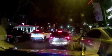 Kadıköy’de polisin dur ihtarına uymadı, makas atarak kaçtı