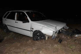 Virajı alamayan otomobil kullanılamaz hale geldi