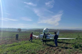 Bursa’da eğitim uçağı tarlaya mecburi iniş yaptı