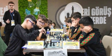 Balıkesir’de 300 sporcu satranç müsabakalarında mücadele ediyor