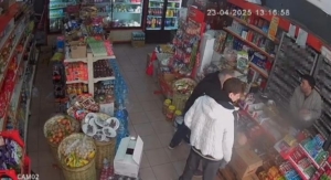 Eyüpsultan’da markette deprem anı kamerada