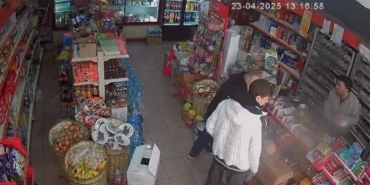 Eyüpsultan’da markette deprem anı kamerada
