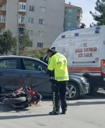 Bilecik’te motosiklet ile otomobil çarpıştı, 1 kişi yaralandı