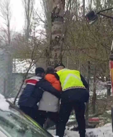 Çocuklarını yangında kaybeden babanın acı feryadı: "Allah aşkına bir şey yapın"