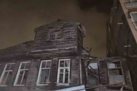 İstanbul’u lodos vurdu: Beyoğlu’nda bina çöktü, Kağıthane’de çatı uçtu