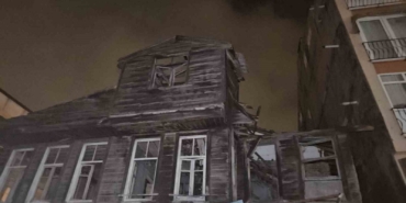 İstanbul’u lodos vurdu: Beyoğlu’nda bina çöktü, Kağıthane’de çatı uçtu