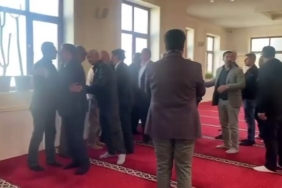 Deprem günü halı sahada kavga eden iki aile barıştırıldı