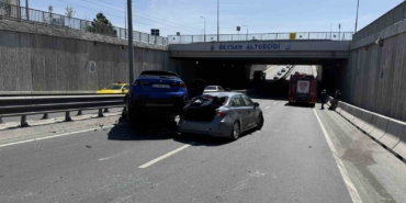 Beylikdüzü’nde 6 araçlı zincirleme kaza: 3 yaralı