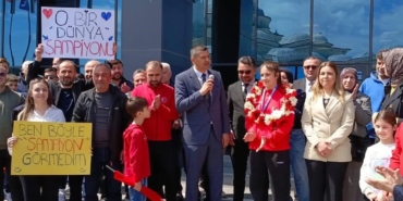 Dünya şampiyonu Esma Nur Kara’ya memleketinde coşkulu karşılama