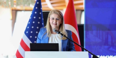 Bakırköy Belediye Başkanı Ovalıoğlu Kadın ve Gençlik Zirvesinde konuştu: "İstanbul’un yerel deneyimi, dünya için model olabilir"