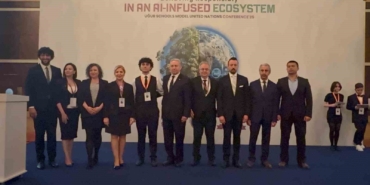 BM’nin programında öğrencilerden ‘yapay zeka kullanımı’ tartışması