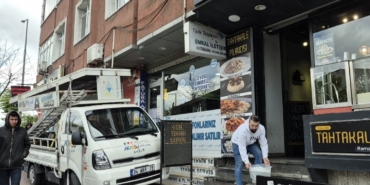Sultangazi’de kamyonetten düşen adam hayatını kaybetti