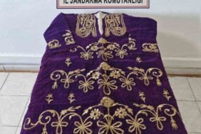 Tekirdağ’da tarihi eser olduğu değerlendirilen kıyafet ele geçirildi