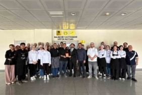 Sokak lezzetlerinden kokorecin sırlarını anlattı