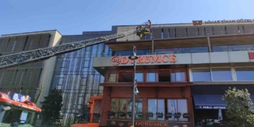 Beşiktaş’ta iskelede bulunan kafede yangın paniği