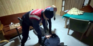 Evin her yerine silah zulalamışlar