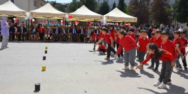 Geleneksel sokak oyunları yeniden yaşatıldı