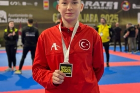 Bursa Büyükşehir Belediyespor Nisanur Çakır’dan gümüş madalya