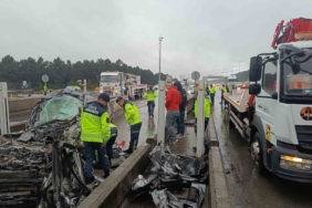 Kuzey Marmara Otoyolu Gişeler’de araç tırın altına girdi: 1 ölü