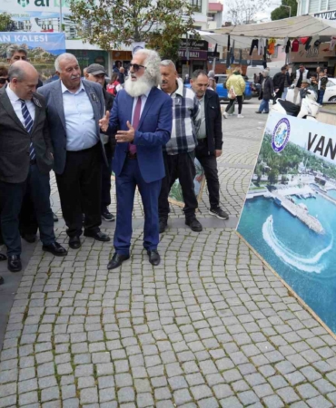 Van’ın kurtuluşu Balıkesir Edremit’te kutlandı