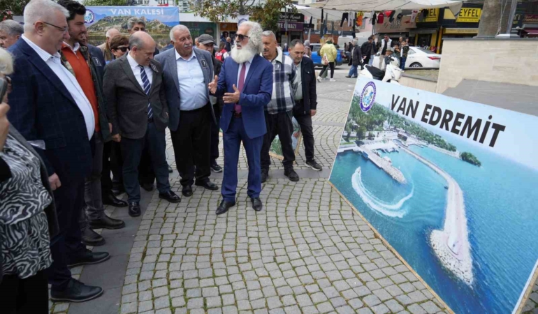 Van’ın kurtuluşu Balıkesir Edremit’te kutlandı