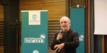 Yazar Tufan "Kitap okumak yerine ekrana baktıkları bir dünya yaşanıyor"